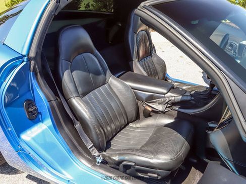 Used 1998 Chevrolet Corvette Coupe w/ Roof Pkg RWD image 50