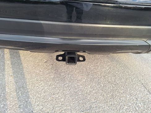 Used 2020 Mercedes-Benz GLE 450 4MATIC w/ Premium Package image 29