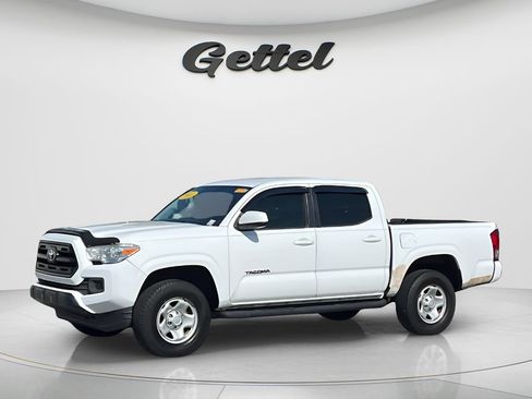 Used 2017 Toyota Tacoma SR RWD image 1