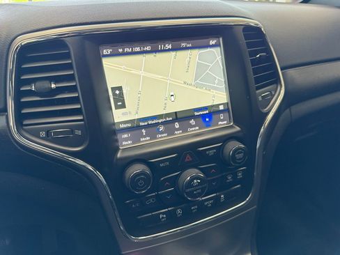 Used 2018 Jeep Grand Cherokee Altitude AWD/4WD image 21