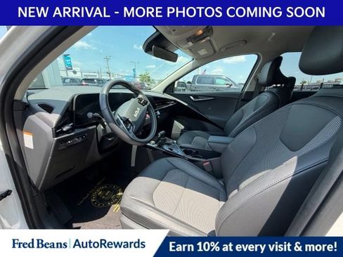 Used 2023 Kia Niro EX FWD image 10