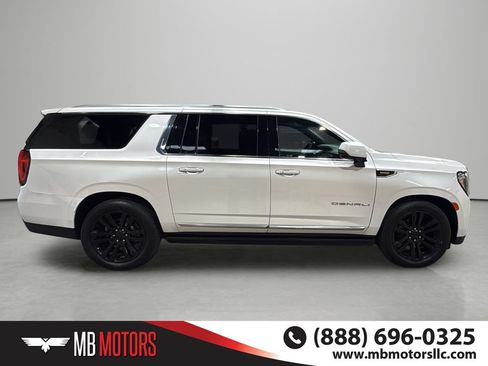 Used 2021 GMC Yukon XL Denali w/ Denali Ultimate Package AWD/4WD image 5