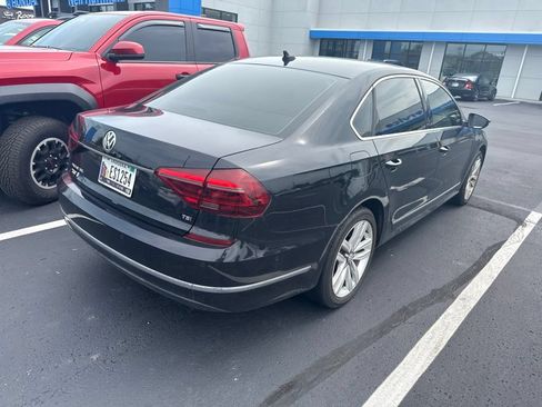 Used 2017 Volkswagen Passat 1.8T SEL Premium FWD image 13