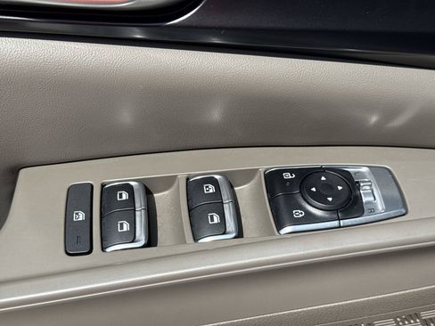 Used 2026 Kia Carnival FWD image 15