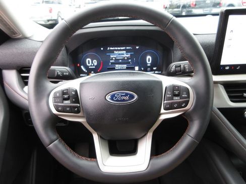 Used 2026 Ford Explorer Active RWD image 15