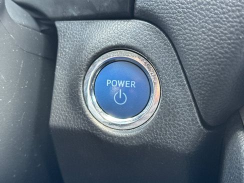 Certified 2022 Toyota RAV4 XLE Premium AWD/4WD image 29
