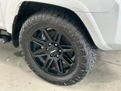 Used 2024 Toyota 4Runner SR5 Premium w/ Moonroof Package AWD/4WD image 27