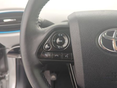 Used 2021 Toyota Prius XLE image 16