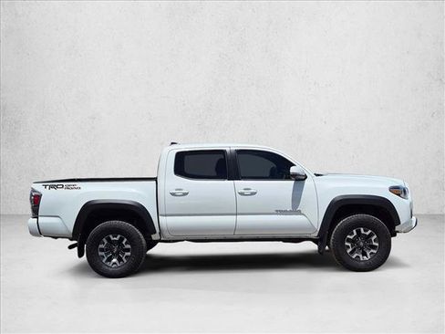 Used 2023 Toyota Tacoma TRD Off-Road w/ Technology Package RWD image 4