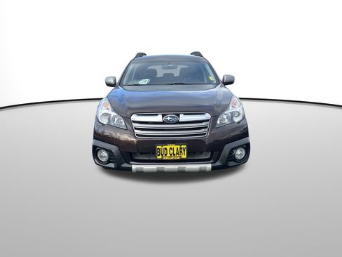 Used 2013 Subaru Outback 3.6R Limited w/ Special Appearance Pkg image 10