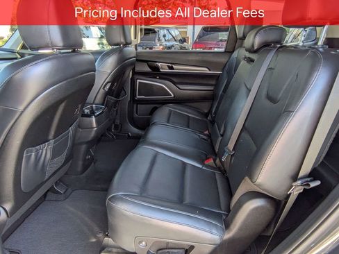 Used 2020 Kia Telluride LX FWD image 14