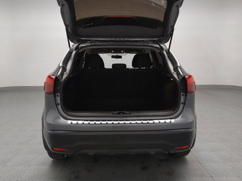 Used 2017 Nissan Rogue Sport S image 29