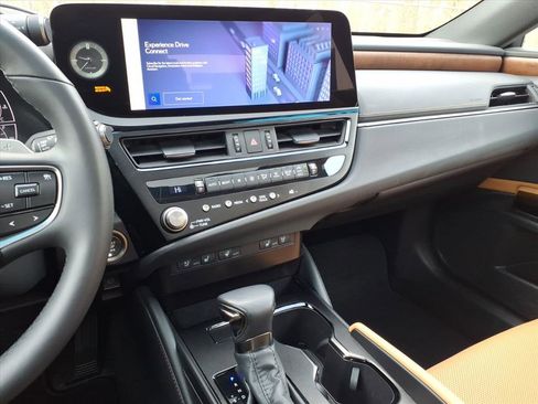 Certified 2023 Lexus ES 350 w/ Premium Package image 24