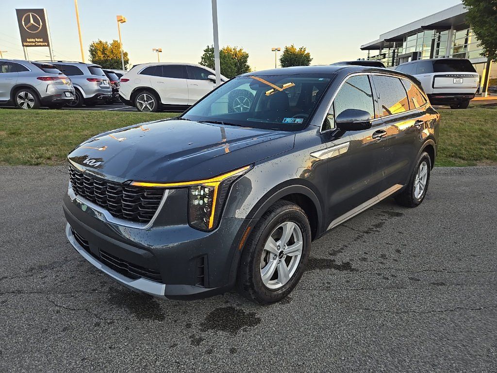 Certified 2024 Kia Sorento LX FWD image 10