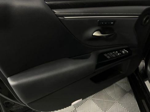Used 2024 Lexus ES 350 w/ Premium Package image 25