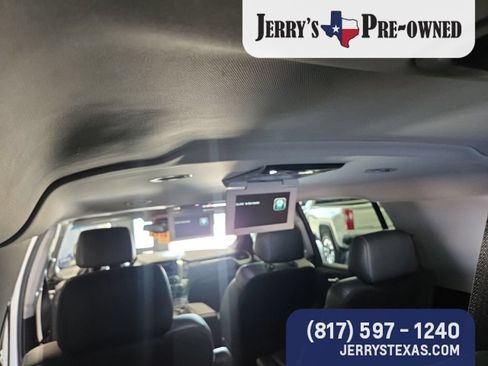 Used 2019 Chevrolet Suburban Premier RWD image 18