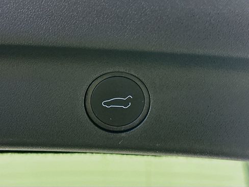 Used 2024 Tesla Model Y Long Range image 28