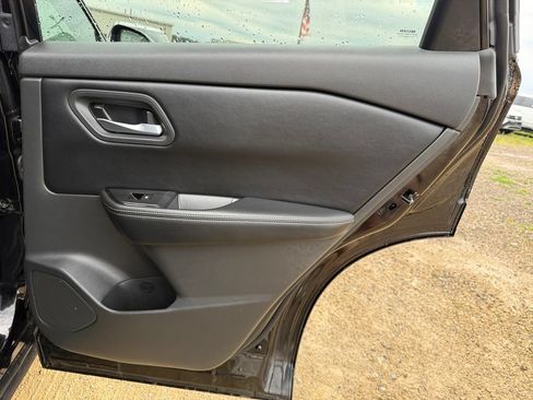 Used 2025 Nissan Rogue SV AWD/4WD image 37