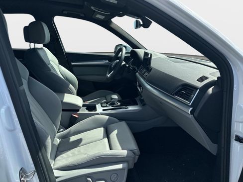 Used 2025 Audi Q5 2.0T Premium image 6