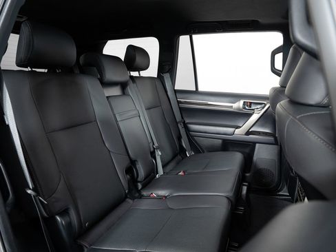 Used 2021 Lexus GX 460 Premium w/ Premium Package image 25