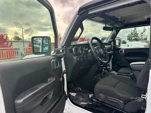 Used 2023 Jeep Wrangler Sport image 19