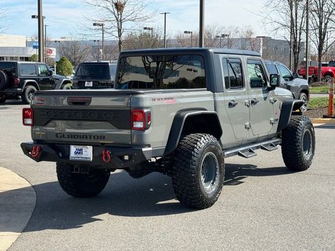 Used 2022 Jeep Gladiator Willys image 7