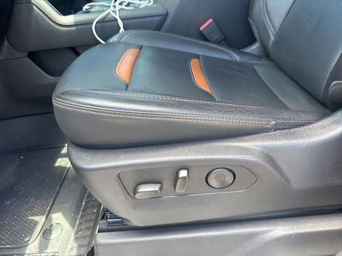 Used 2024 GMC Sierra 2500 AT4 AWD/4WD image 19