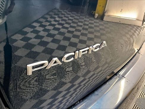 Used 2022 Chrysler Pacifica Pinnacle FWD image 30