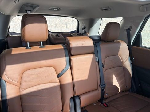 New 2025 Nissan Pathfinder Platinum w/ Black Appearance Package image 22