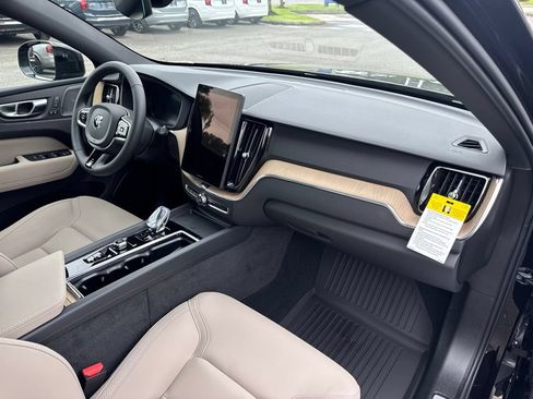 New 2026 Volvo XC60 B5 Plus w/ Protection Package Premier AWD/4WD image 20
