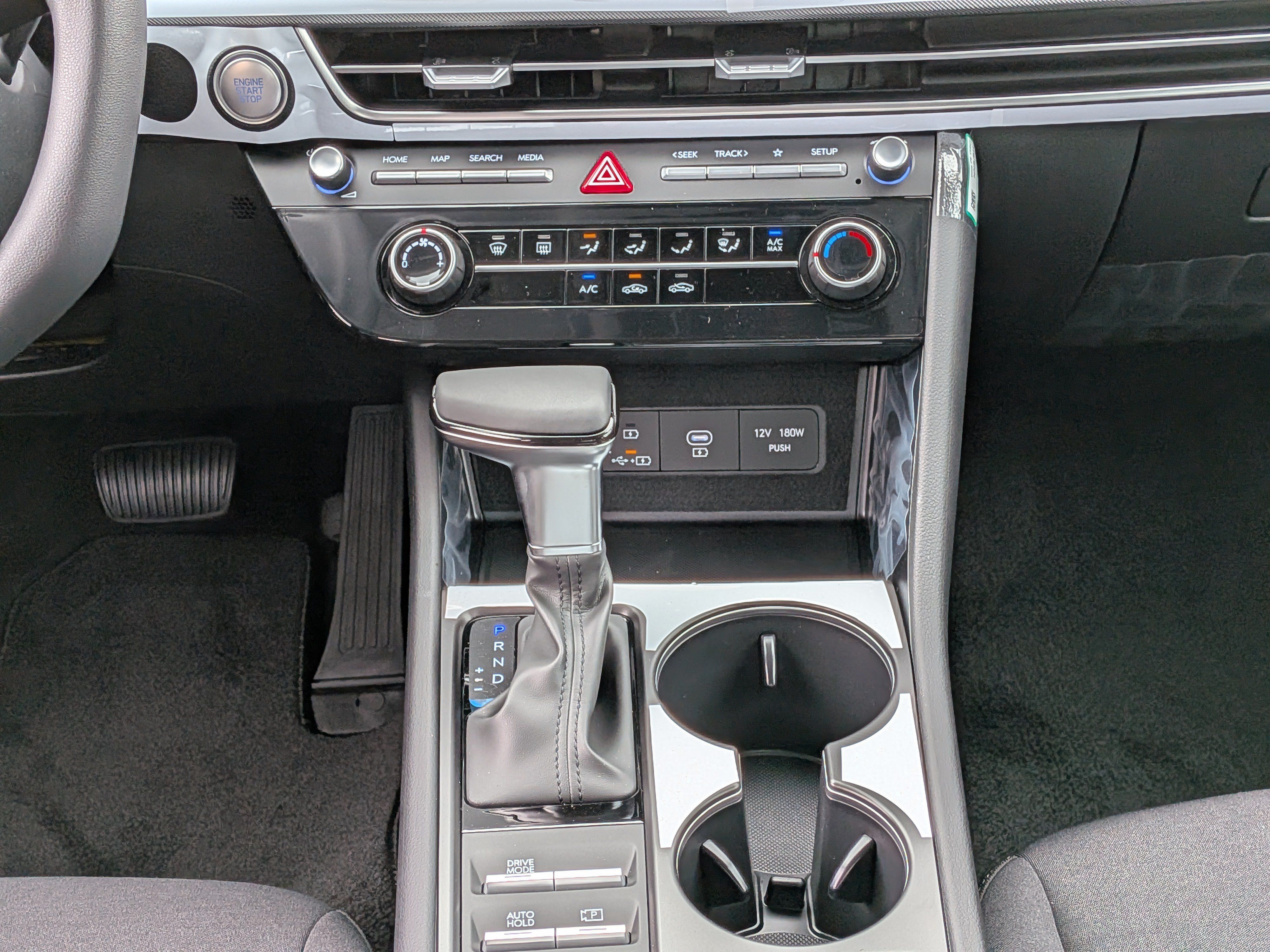 New 2026 Hyundai Elantra Limited FWD image 18