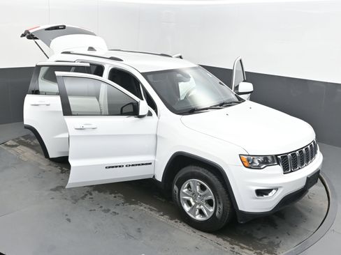 Used 2017 Jeep Grand Cherokee Laredo w/ Quick Order Package 2BE image 34