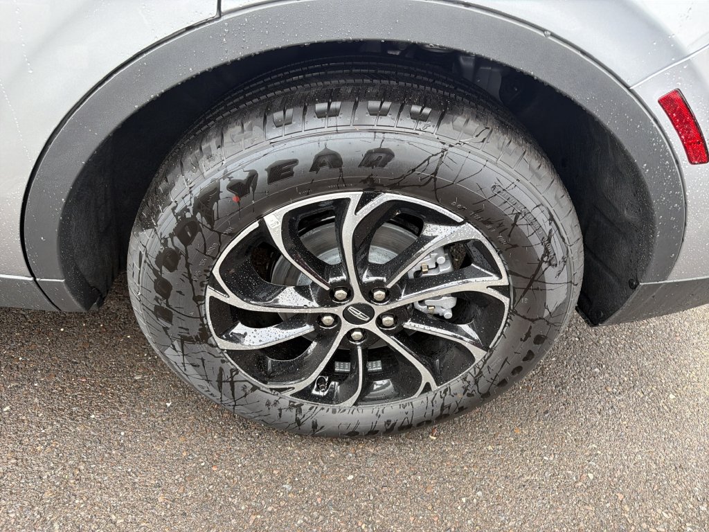 New 2026 Lincoln Nautilus Premier AWD/4WD image 13
