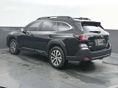 Used 2024 Subaru Outback Premium image 5