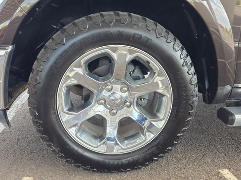 Used 2017 RAM 1500 Laramie w/ Convenience Group RWD image 11