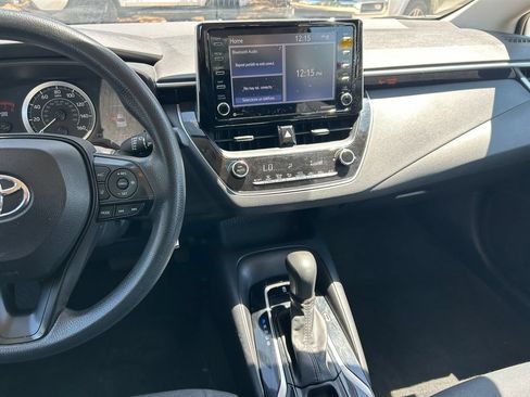 Used 2021 Toyota Corolla LE FWD image 17