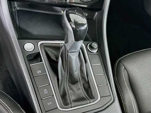 Used 2023 Volkswagen Jetta SE FWD image 24