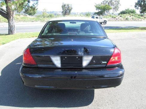 Used 2011 Ford Crown Victoria Police Interceptor image 5