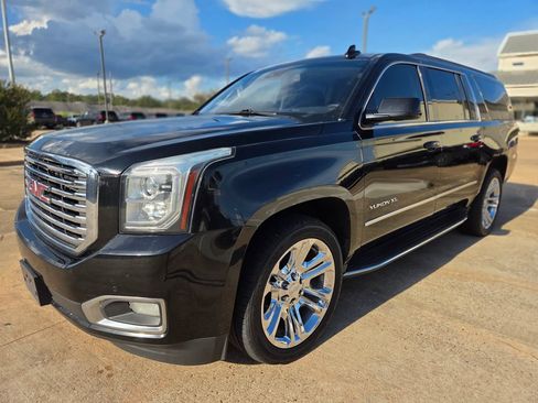 Used 2018 GMC Yukon XL SLT w/ Premium Edition AWD/4WD image 1
