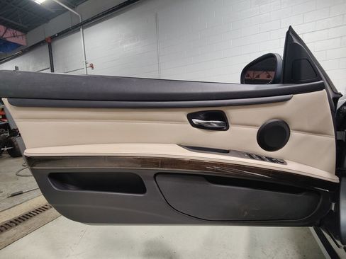 Used 2011 BMW 328i Convertible image 20