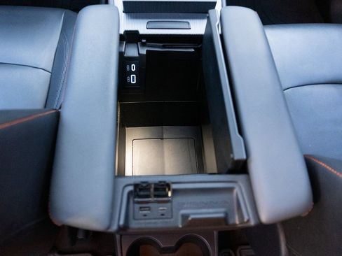 Used 2021 Toyota Sienna XSE image 9