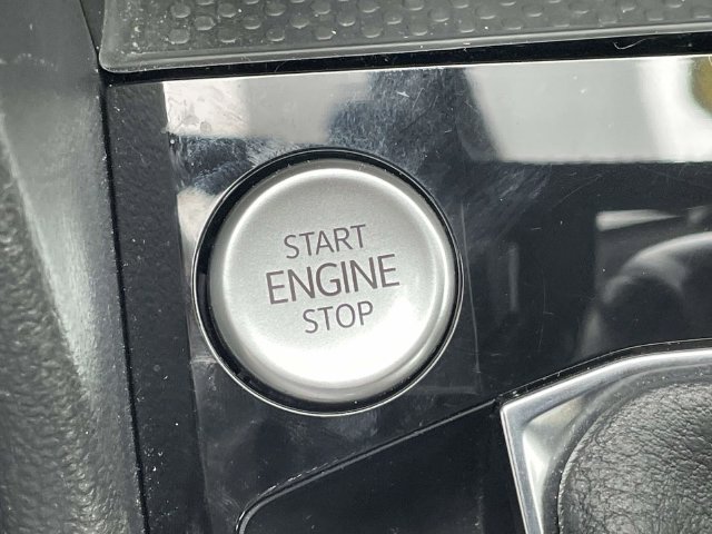 Certified 2024 Volkswagen Taos S FWD image 28