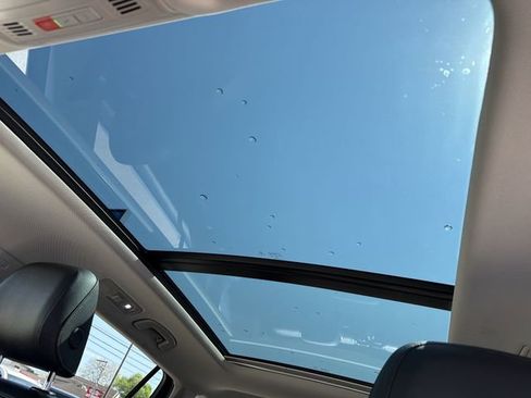 Used 2020 Volkswagen Tiguan SE w/ Panoramic Sunroof Package AWD/4WD image 22