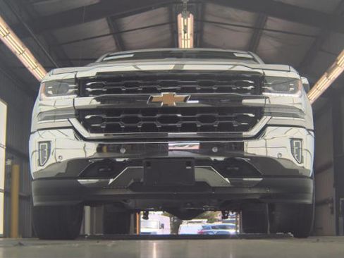 Used 2016 Chevrolet Silverado 1500 LTZ w/ Texas Edition RWD image 2