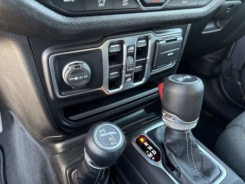 Used 2025 Jeep Wrangler Unlimited Sport AWD/4WD image 26