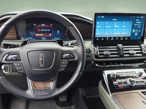 Used 2022 Lincoln Navigator Black Label image 33