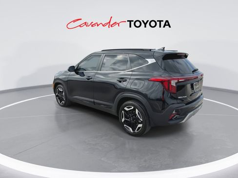 Used 2025 Kia Seltos SX w/ SX Sunroof Package image 6