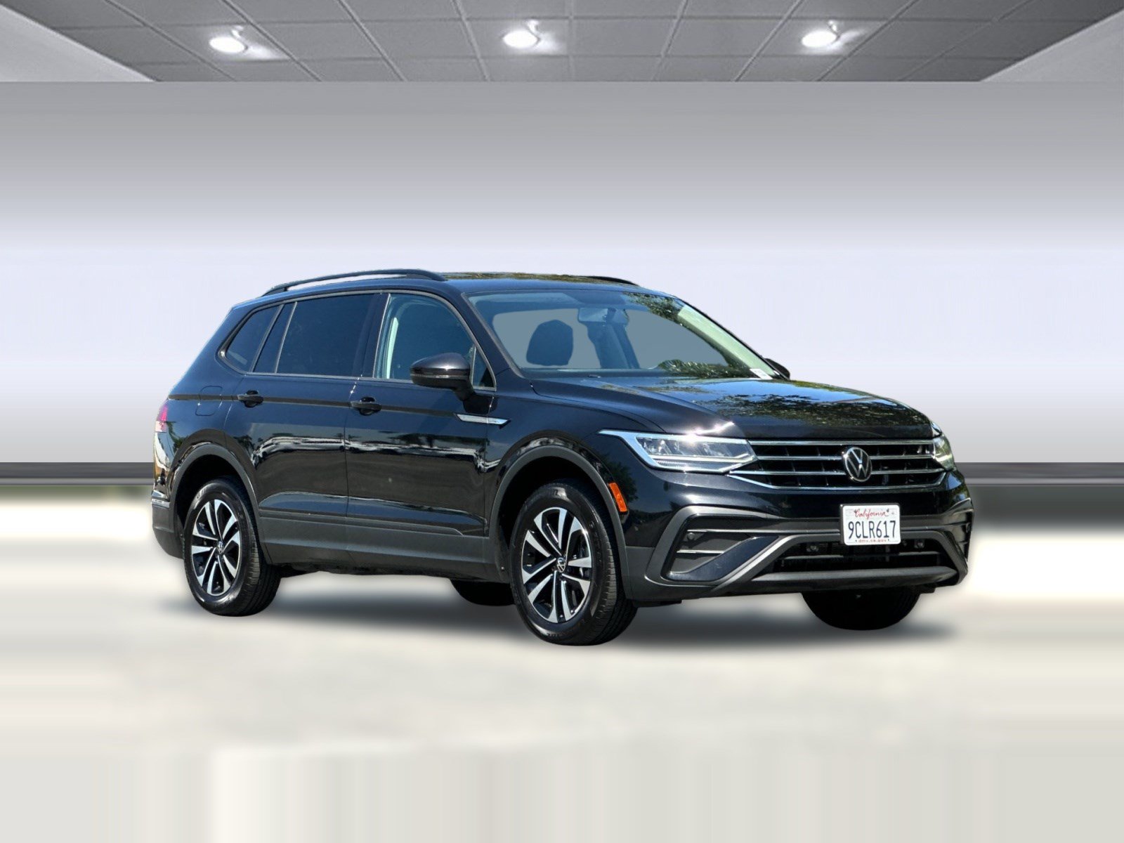 Used 2022 Volkswagen Tiguan S FWD image 7