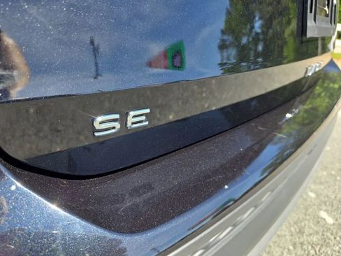 Used 2022 Volkswagen Taos SE FWD image 10