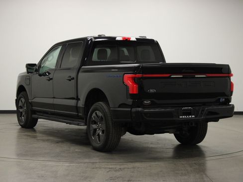 Used 2022 Ford F150 Lightning Lariat image 6